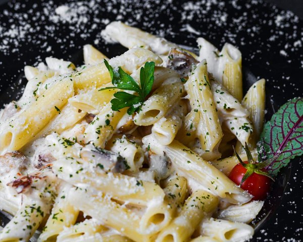What's the secret to rich and creamy alfredo sauce?