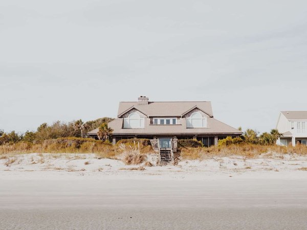 What are the key elements of coastal home design?