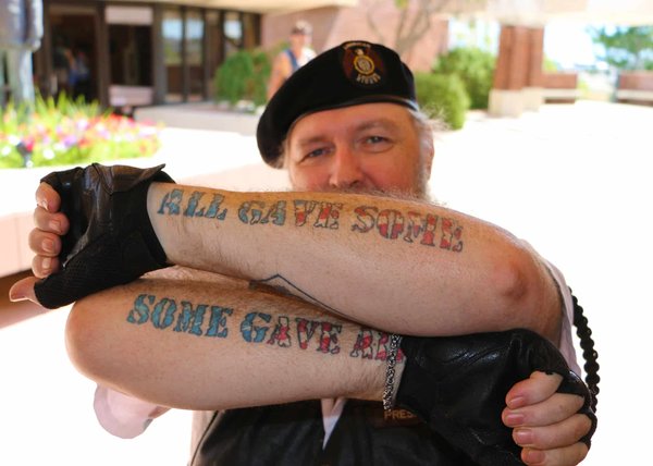 Minimalist tattoos : trends and ideas